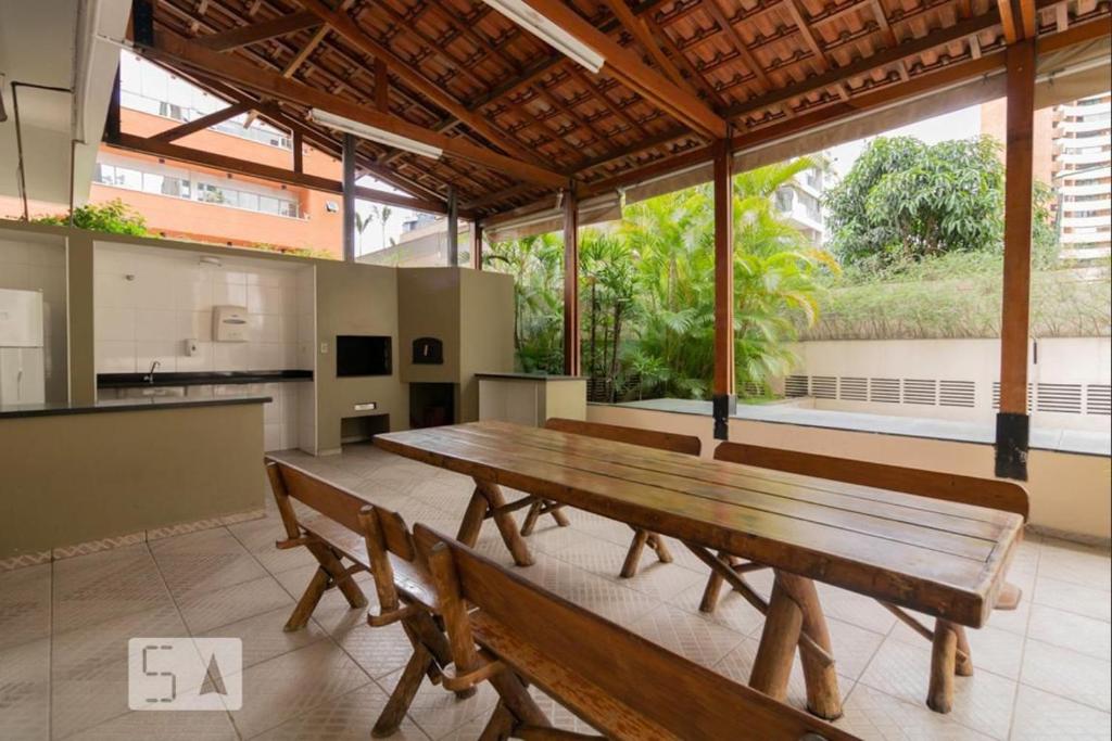  Flat amplo e aconchegante no coração de Moema.