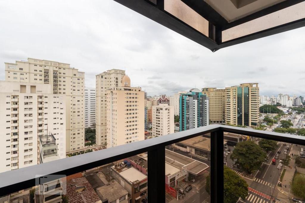  Flat amplo e aconchegante no coração de Moema.