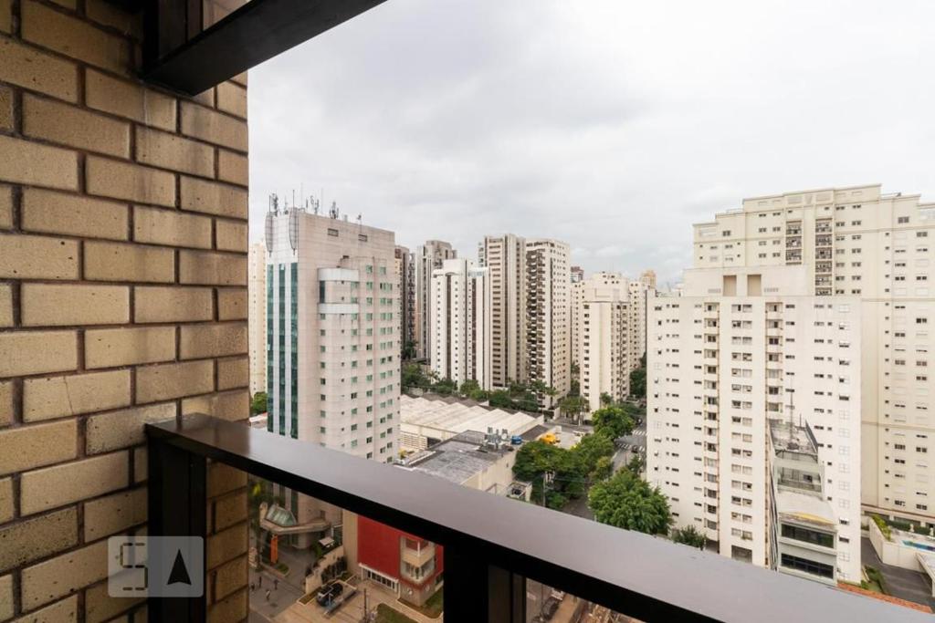  Flat amplo e aconchegante no coração de Moema.