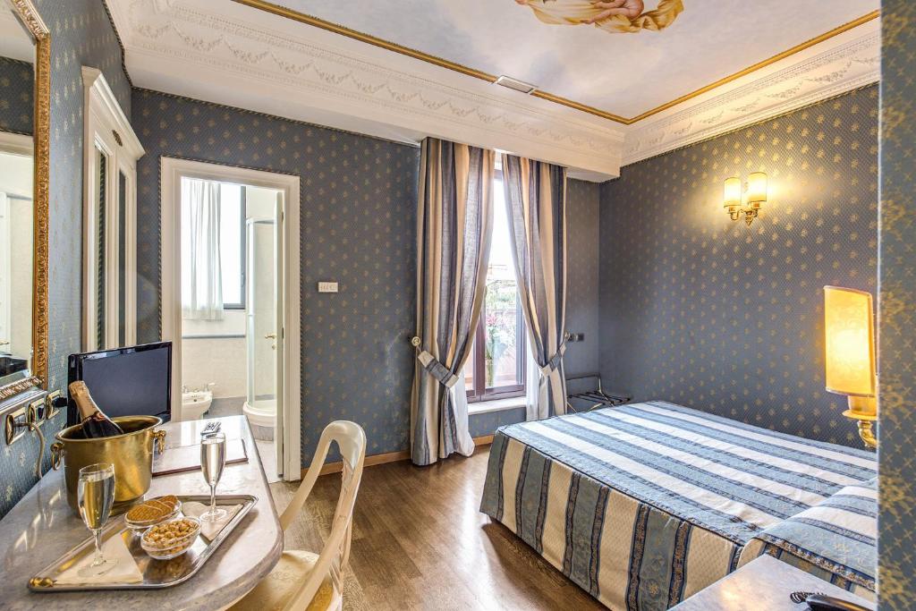 Hotel La Lumiere Di Piazza Di Spagna - Resim 4