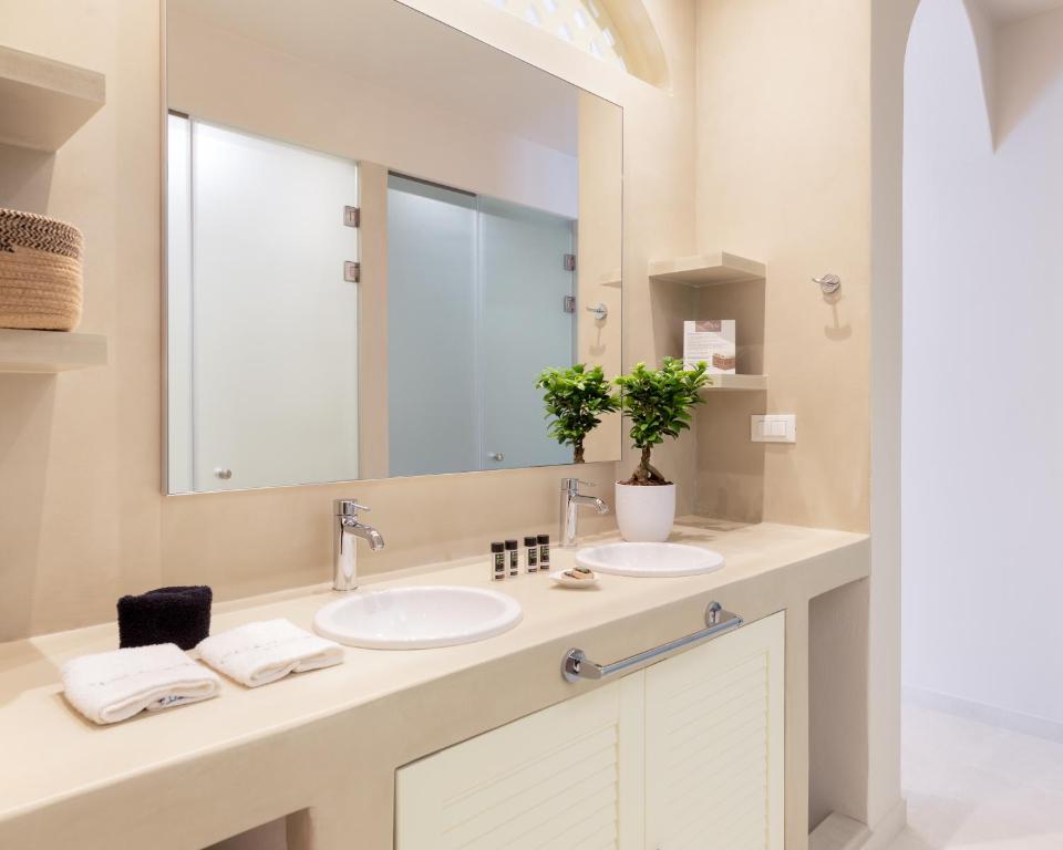 Łazienka w obiekcie Casa Di Fiori Andros Suites