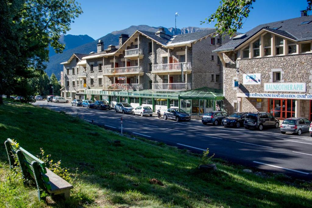 Nespecifikovaný výhled na hory nebo výhled na hory při pohledu z hotelu