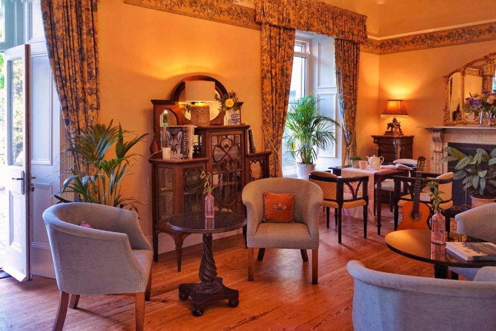 Posezení v ubytování Bedford House & Hall