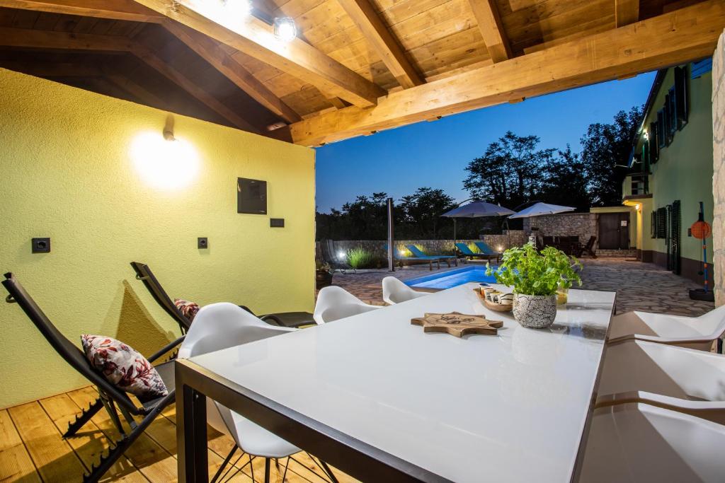 Fotografie z fotogalerie ubytování Family friendly Villa Zaneta with pool v destinaci Grižane