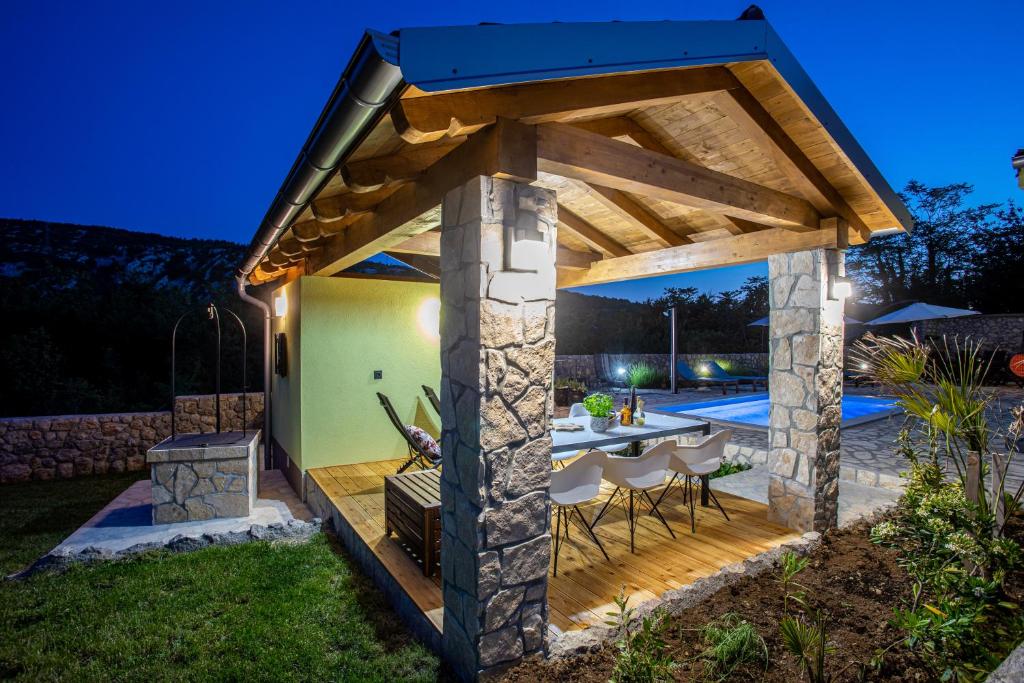 Zahrada ubytování Family friendly Villa Zaneta with pool