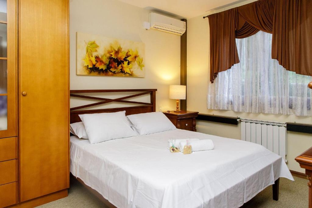 LOCAR-IN GRAMADO Apto Condado Rosenfeld  LOCAR-IN GRAMADO Apto Condado Rosenfeld