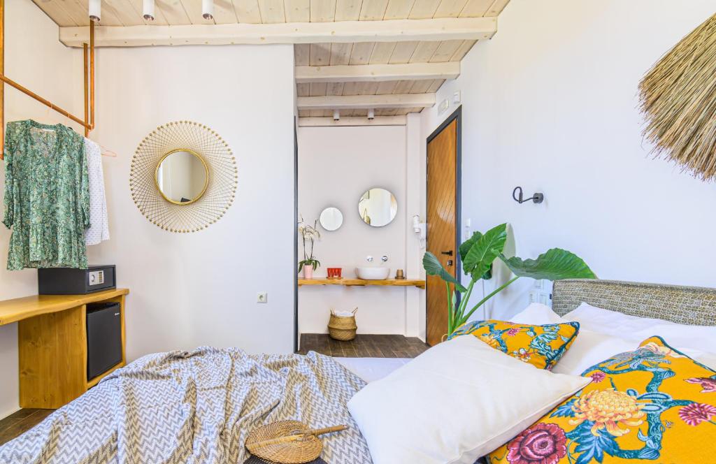 Postel nebo postele na pokoji v ubytování Maregold Mykonos Micro-Boutique Suites, Adults Only