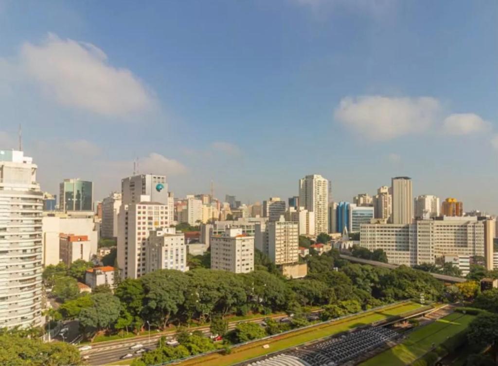  Apartamento Studio novo / 200 mts metrô Vergueiro