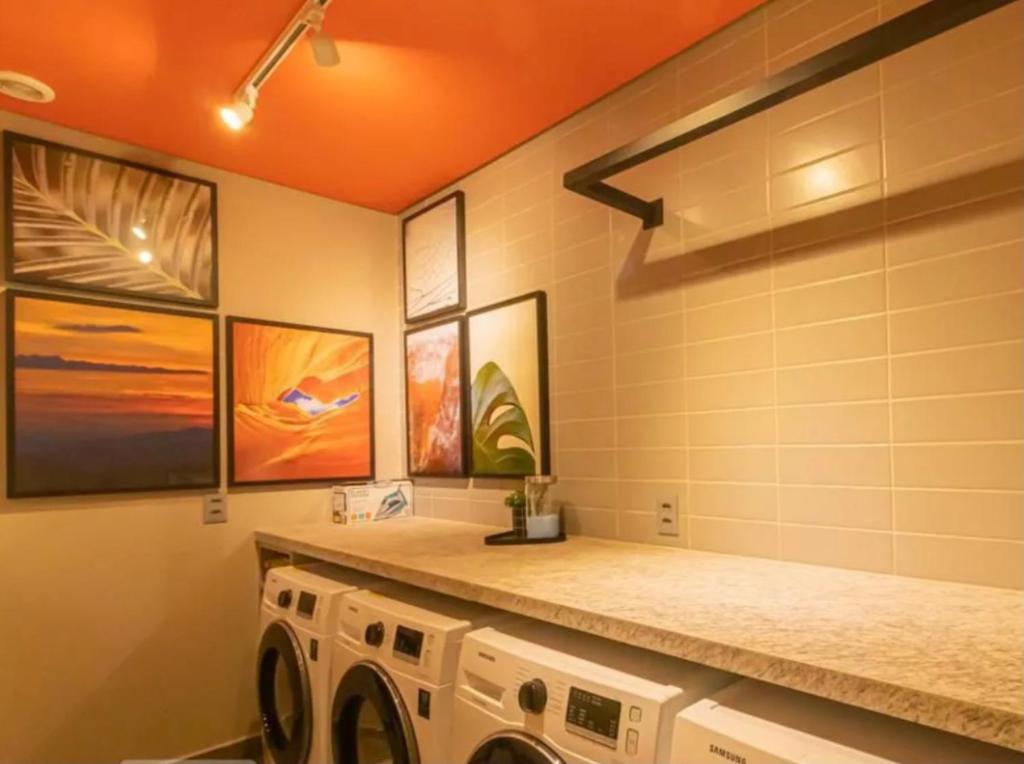  Apartamento Studio novo / 200 mts metrô Vergueiro