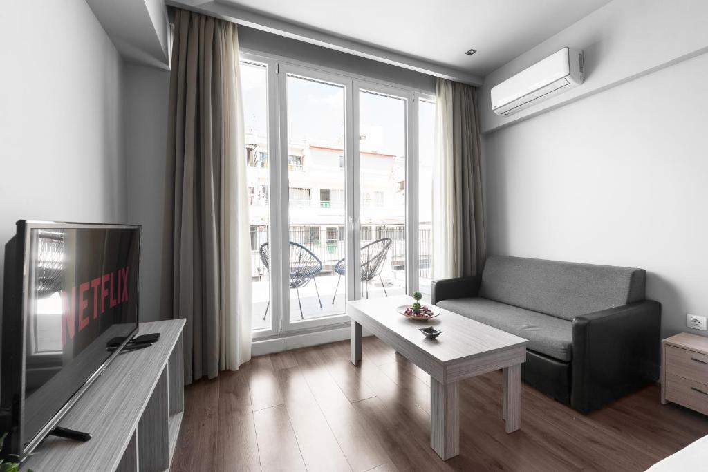 Penthouse Apartments, The Luxury Suites - Studio With Balcony