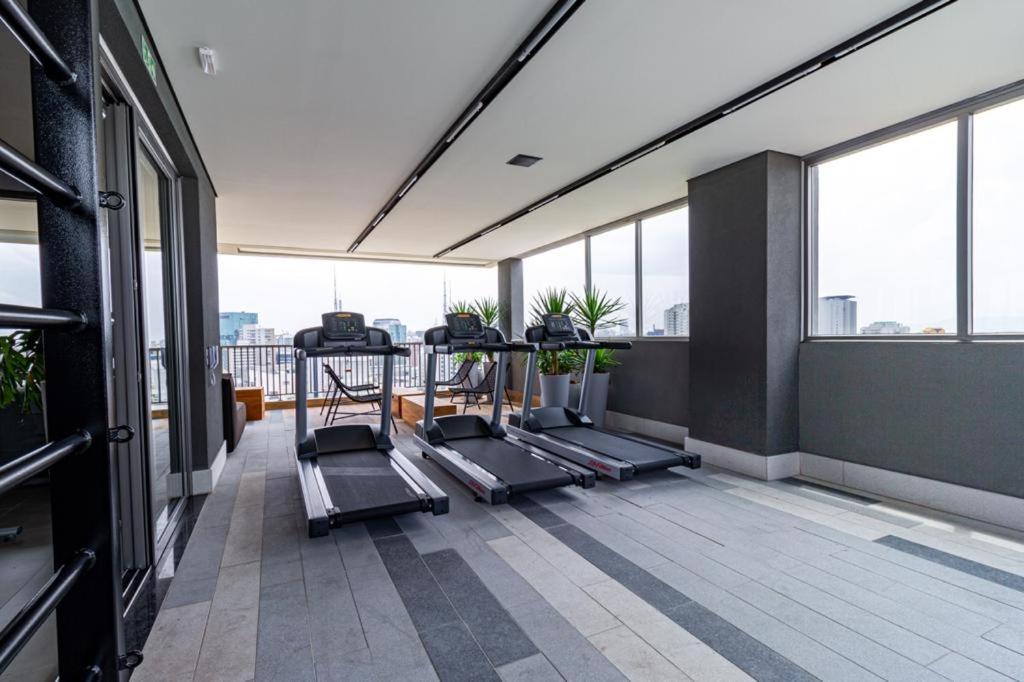  Apartamento Studio novo / 200 mts metrô Vergueiro