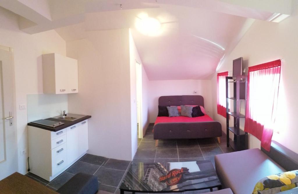 Studio apartment in Funtana with air conditioning, WiFi, washing machine 4982-4