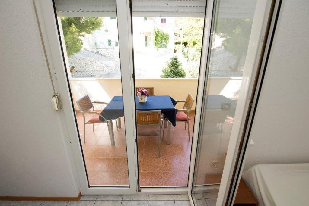 Fotografie z fotogalerie ubytování Studio apartment in Duce with sea view, balcony, air conditioning, WiFi 132-7 v destinaci Duće