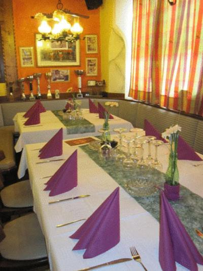 Restaurace v ubytování Gasthof Pension Baumkirchner