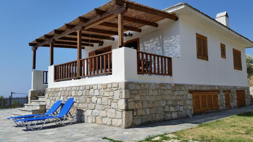 Φωτογραφία από το άλμπουμ του Aliki House σε Αλυκή