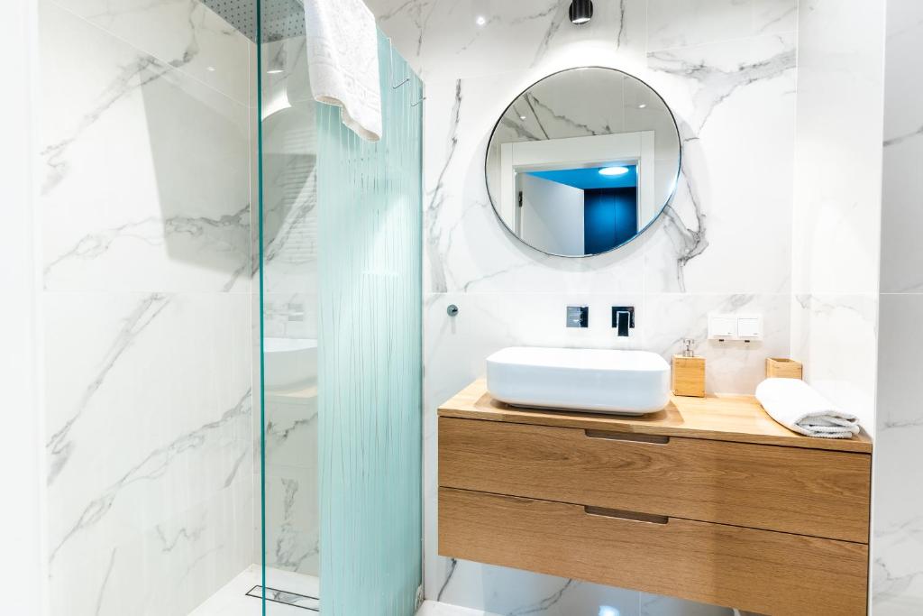 Kúpeľňa v ubytovaní VipWarsawApartments Onyx Mennica Residence