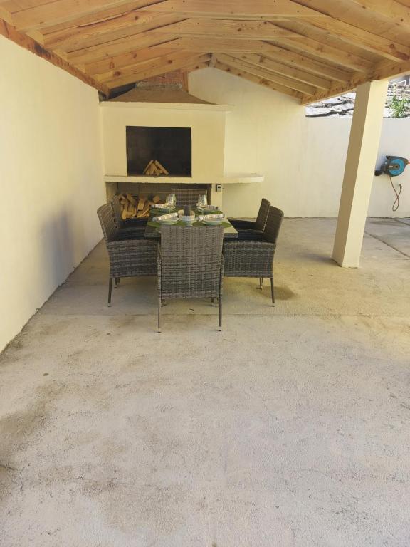 Telewizja i/lub zestaw kina domowego w obiekcie Ferienhaus Karlo