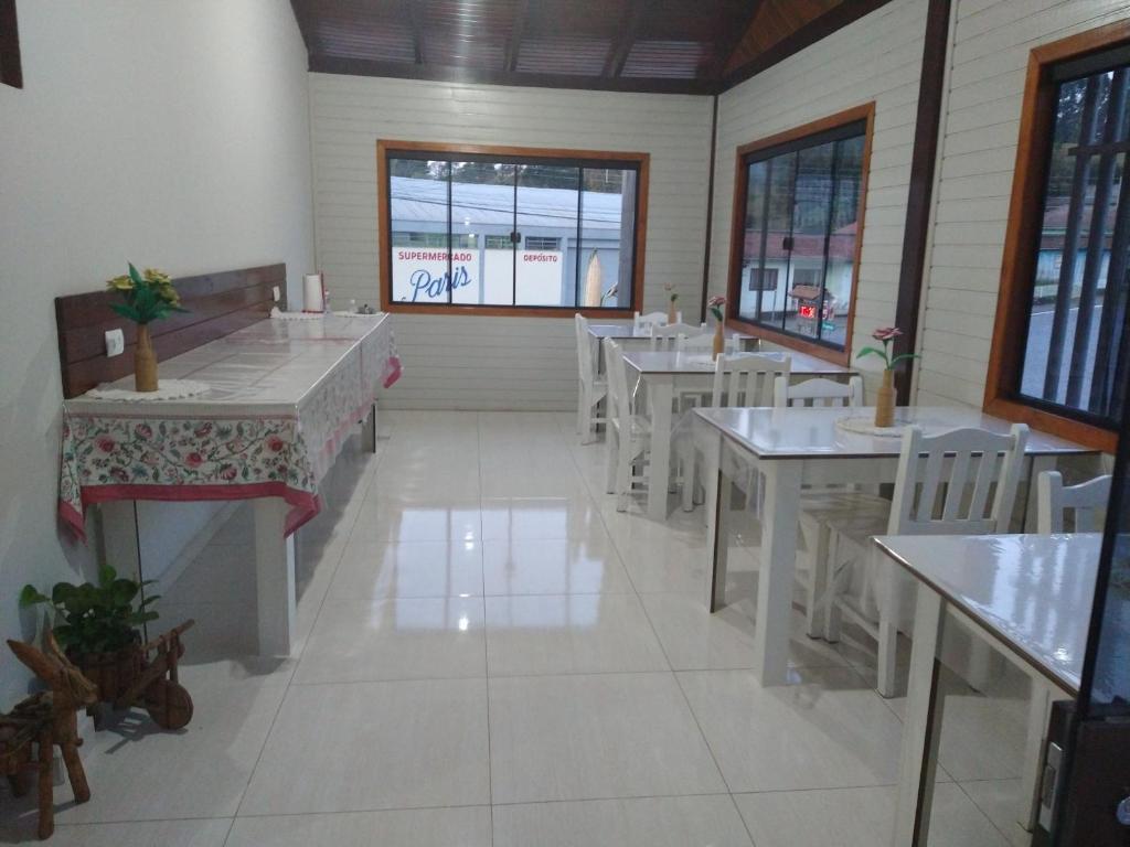  Hotel Lurian