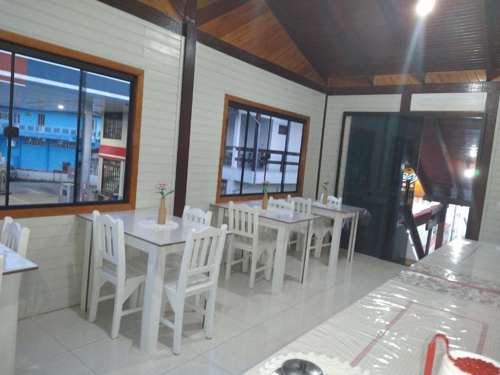  Hotel Lurian