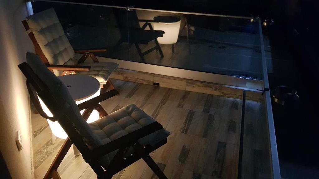O zonă de relaxare la Nikos Papaya Beach