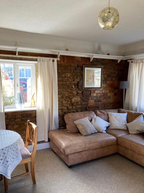 Holcot Cottage