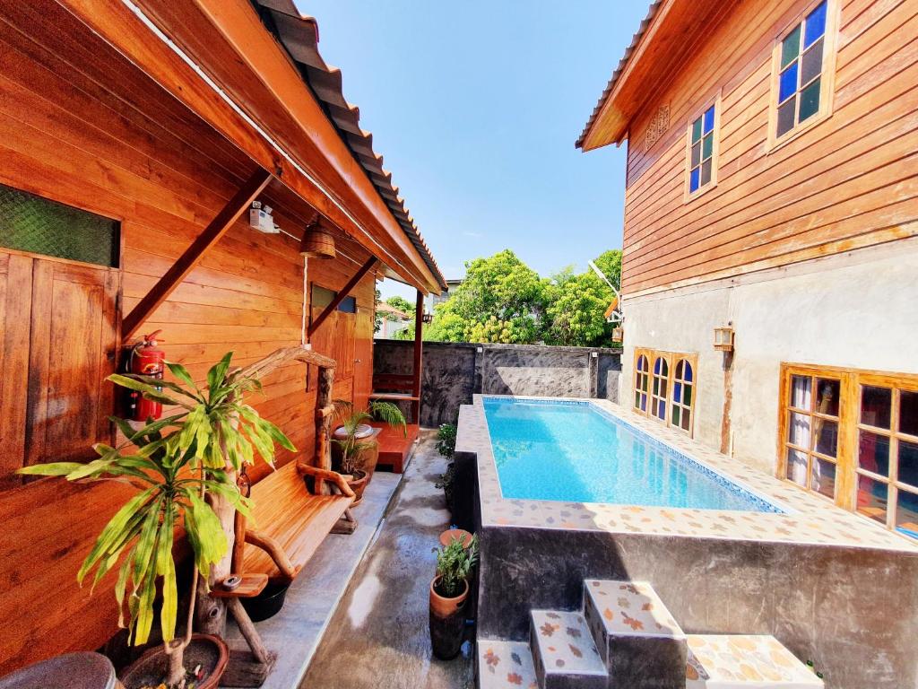 Bazén v ubytování Perfect Resort and Motorbike & Bicycle for rents Sukhothai nebo v jeho okolí