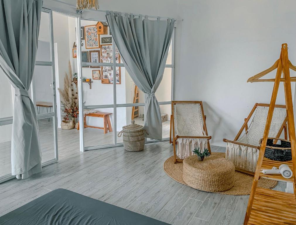 Giường trong phòng chung tại Chon's Dock Homestay &amp; House Lease