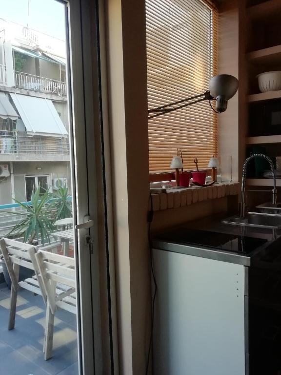 A kitchen or kitchenette at Myron Apartments