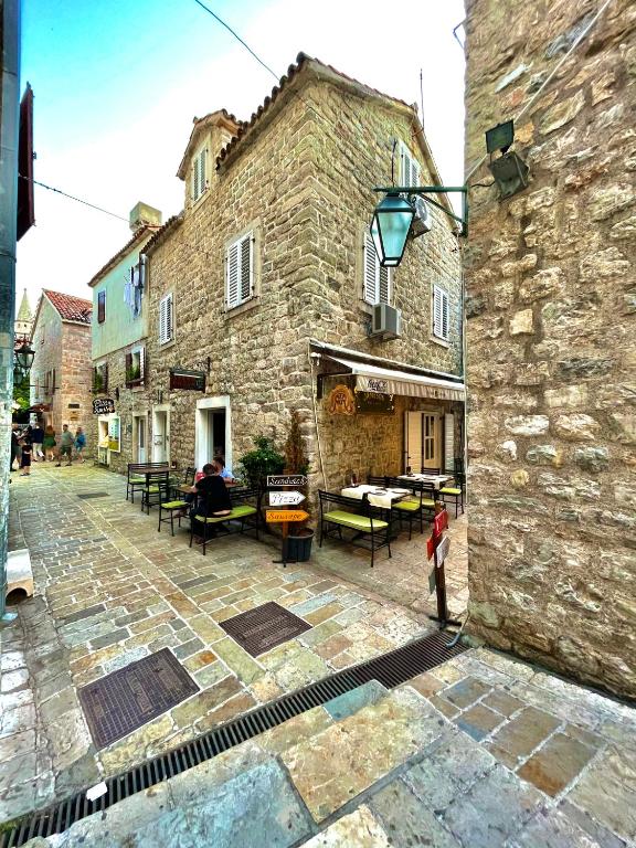Family Two bedroom House Old Town Budva - отзывы и видео