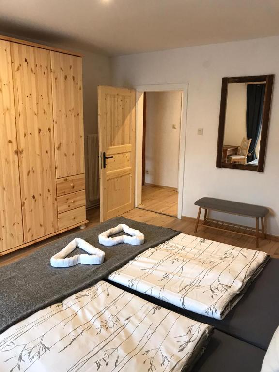 A bed or beds in a room at Ferienwohnung Johanna