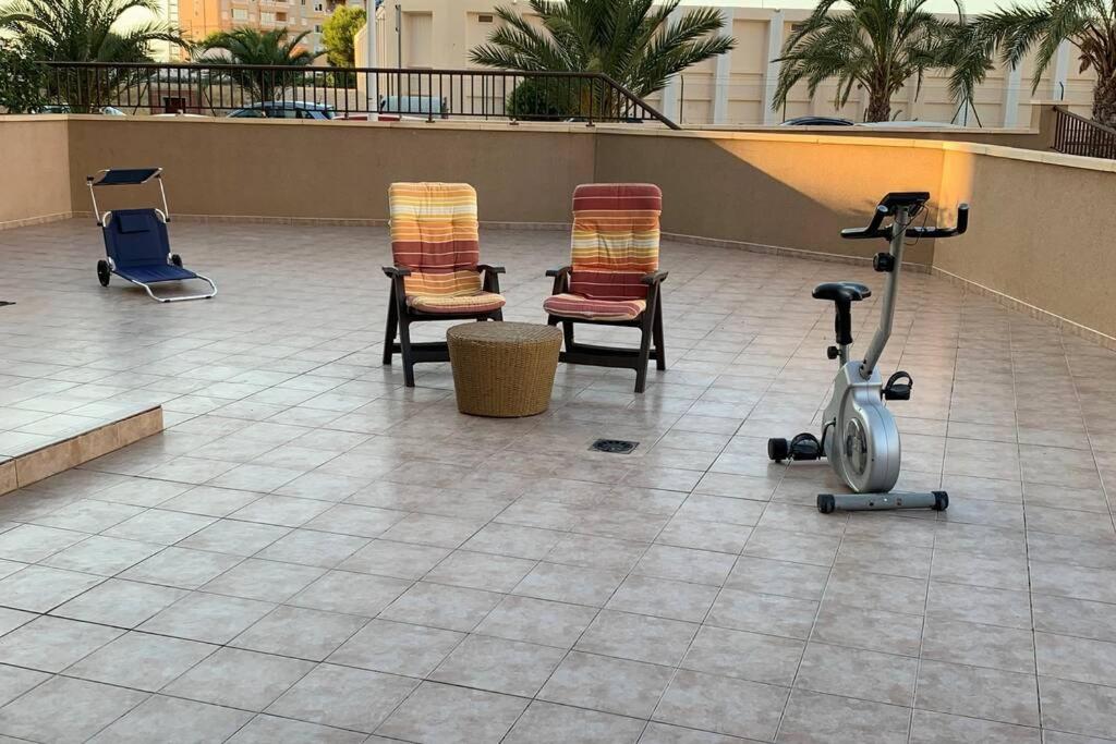 Fitness centrum a/nebo fitness zařízení v ubytování Piso de lujo en urbanización en Arenales del Sol