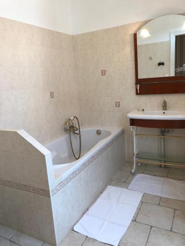 Koupelna v ubytování Le clos st Justin