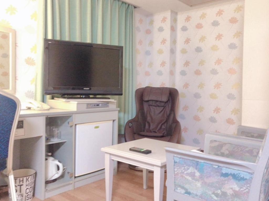 TV a/nebo společenská místnost v ubytování Seagrande Shimizu Station Hotel