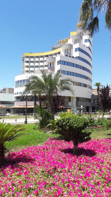 A garden outside Cender Hotel