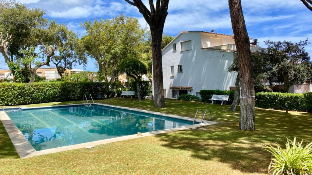 Ona Blanca House 6-8p with pool 700m from beach, Calella de ...