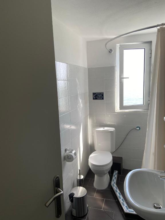 Koupelna v ubytování Samothraki Akrogiali Rooms