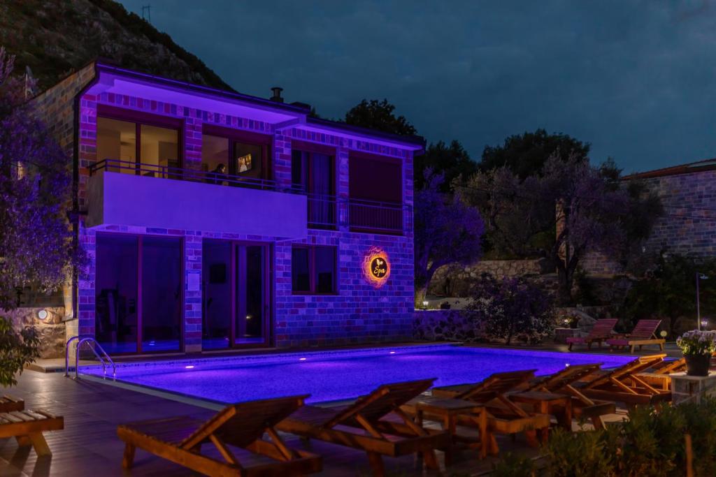 Der Swimmingpool an oder in der Nähe von Apart & Spa Beganovic