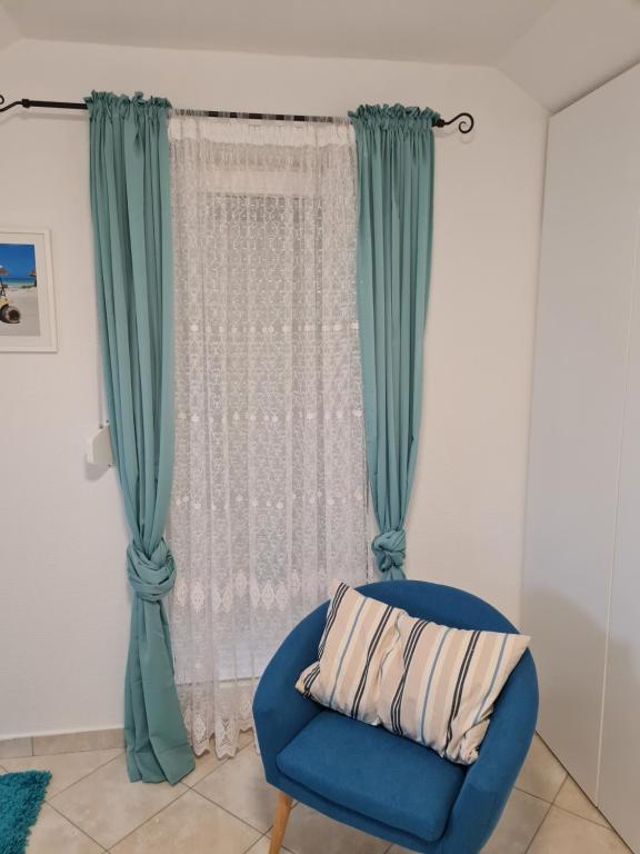Część wypoczynkowa w obiekcie Holiday Home "Mala kuća " with heated pool