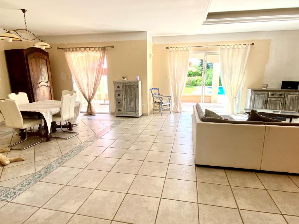 Posezení v ubytování Villa et maisonnette provençales