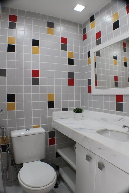  Apartamento com cobertura em Porto Real Suítes