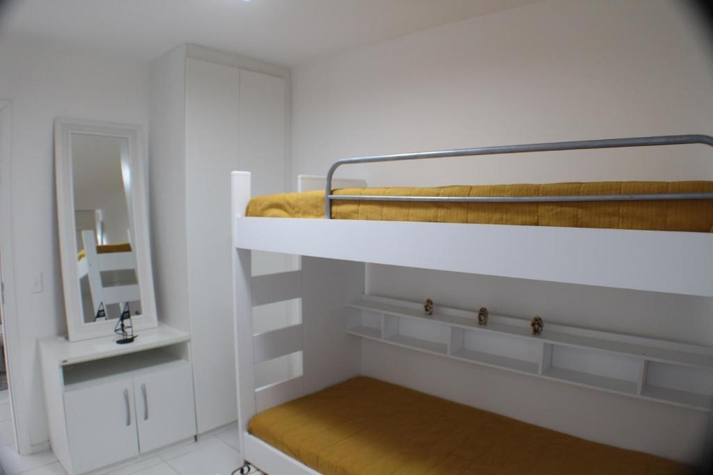  Apartamento com cobertura em Porto Real Suítes