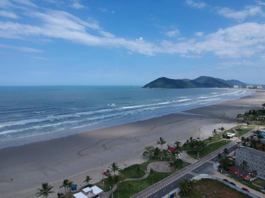  Casa Térrea Internet & Home Office 300m da Praia