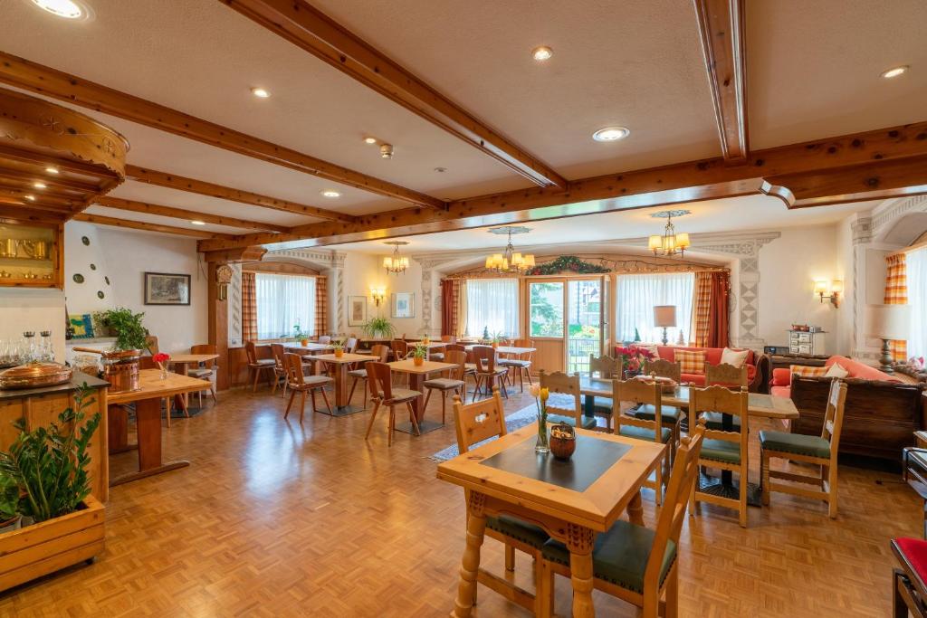 Restaurace v ubytování Hotel Alpina
