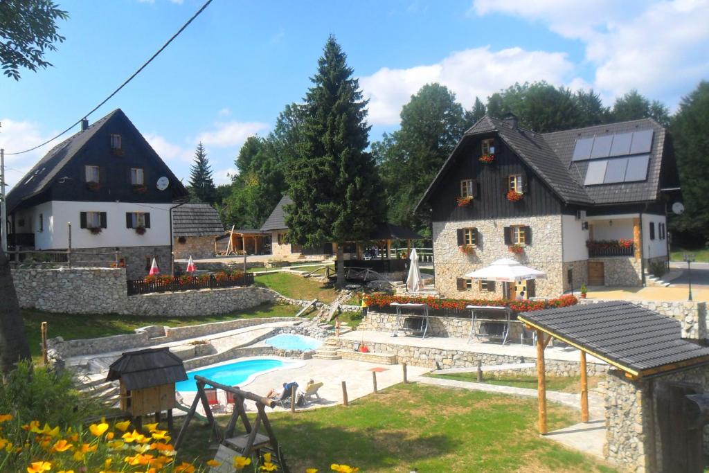 Πισίνα στο ή κοντά στο Plitvice Etno House I