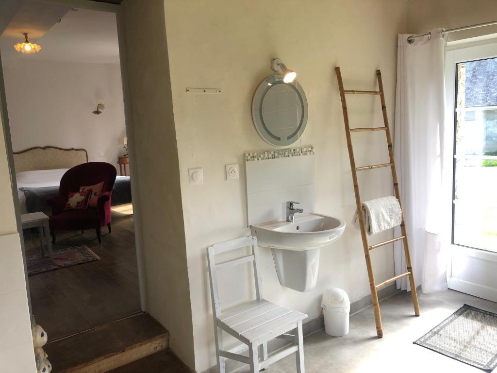 Posezení v ubytování Ancien hôtel aux moines Pierrefitte St Lo