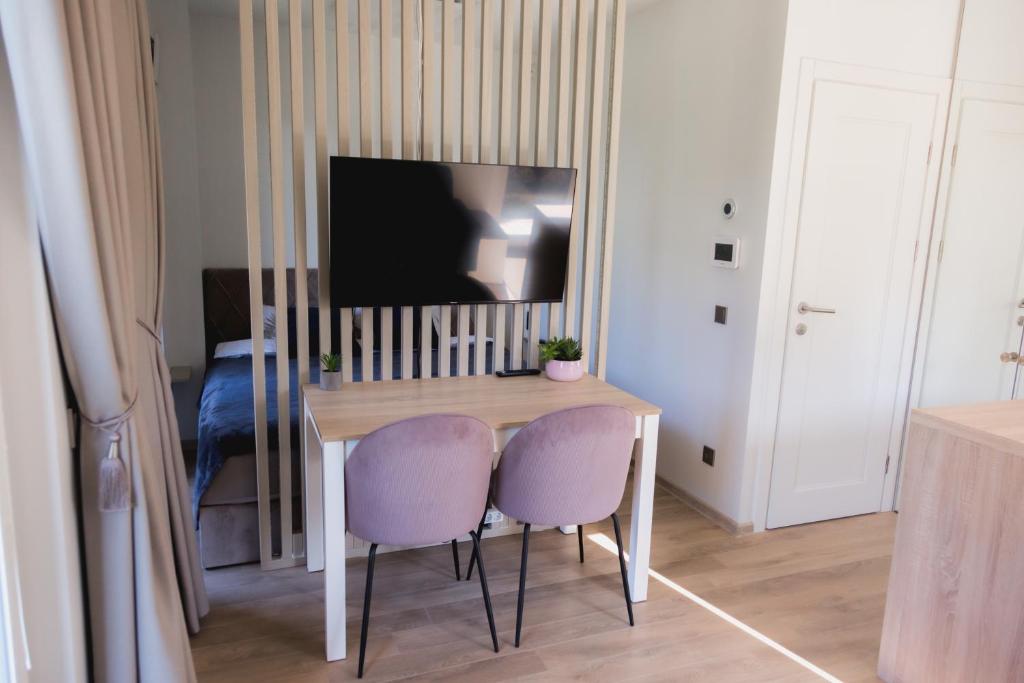 Lilly Apartment with Pool and Terrace - Appartement Met Terras