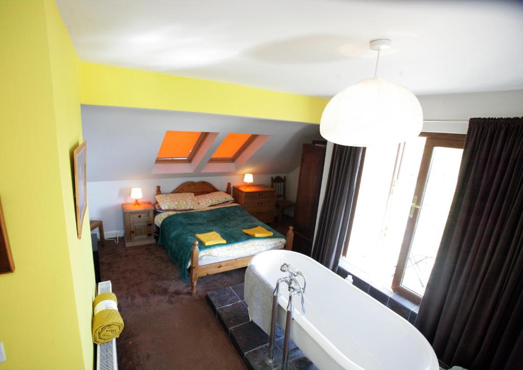 Postel nebo postele na pokoji v ubytování Sona Baile Home Stay