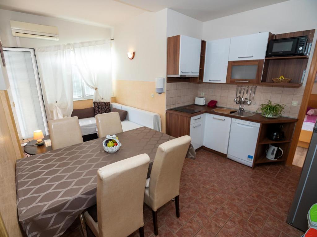 Apartmani Baja - Appartement De Deux Chambres