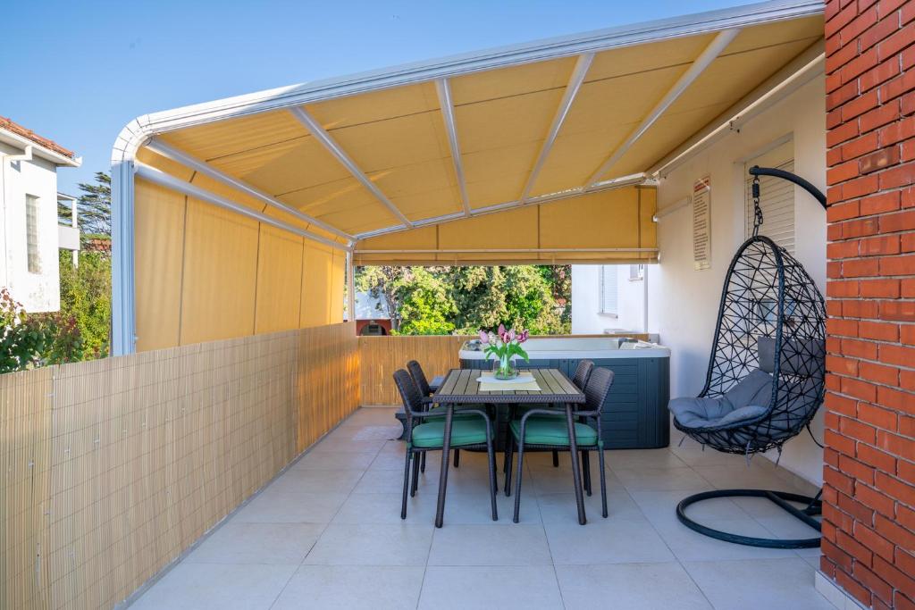 Fotografie z fotogalerie ubytování Apartment Paula with Private Jacuzzi and Parking- near the Beach v destinaci Zadar