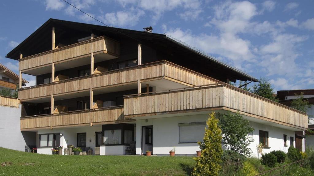Budova, v ktorej sa apartmán nachádza
